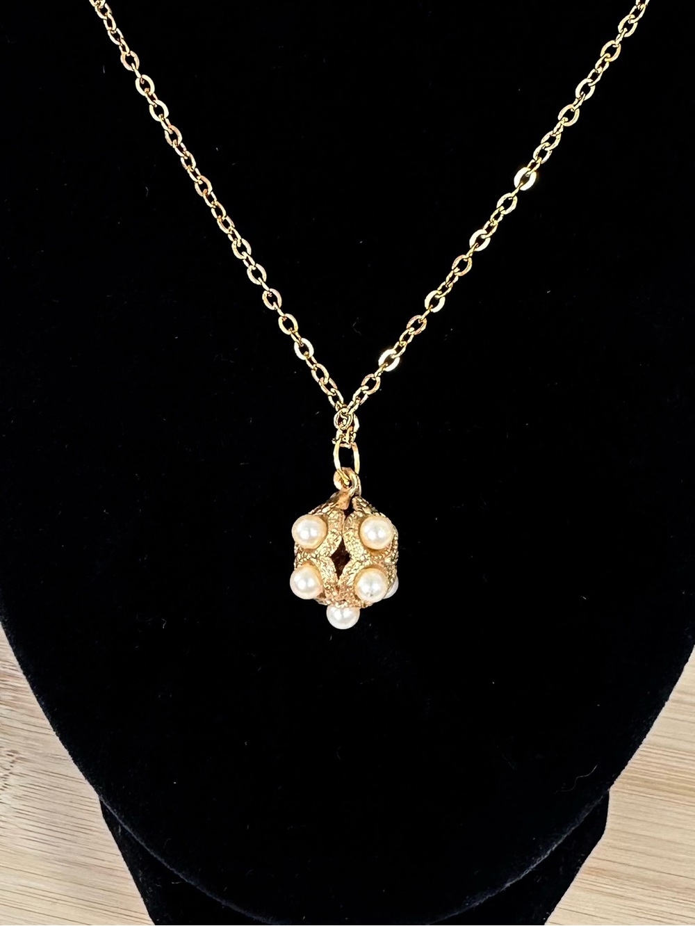 💛Vintage Faux Pearl Filigree Ball Pendant Necklace
